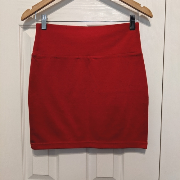 Red mini bodycon skirt - Picture 2 of 6